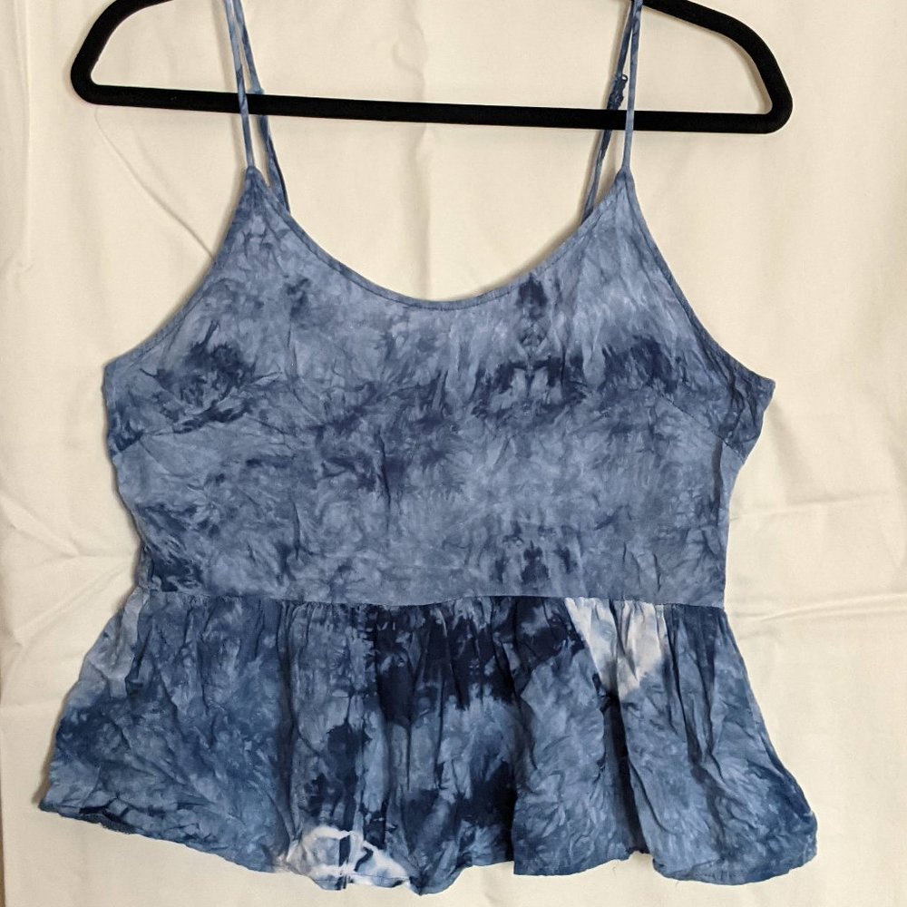 Glamorous Blue Tie Dye Flowy Crop Top